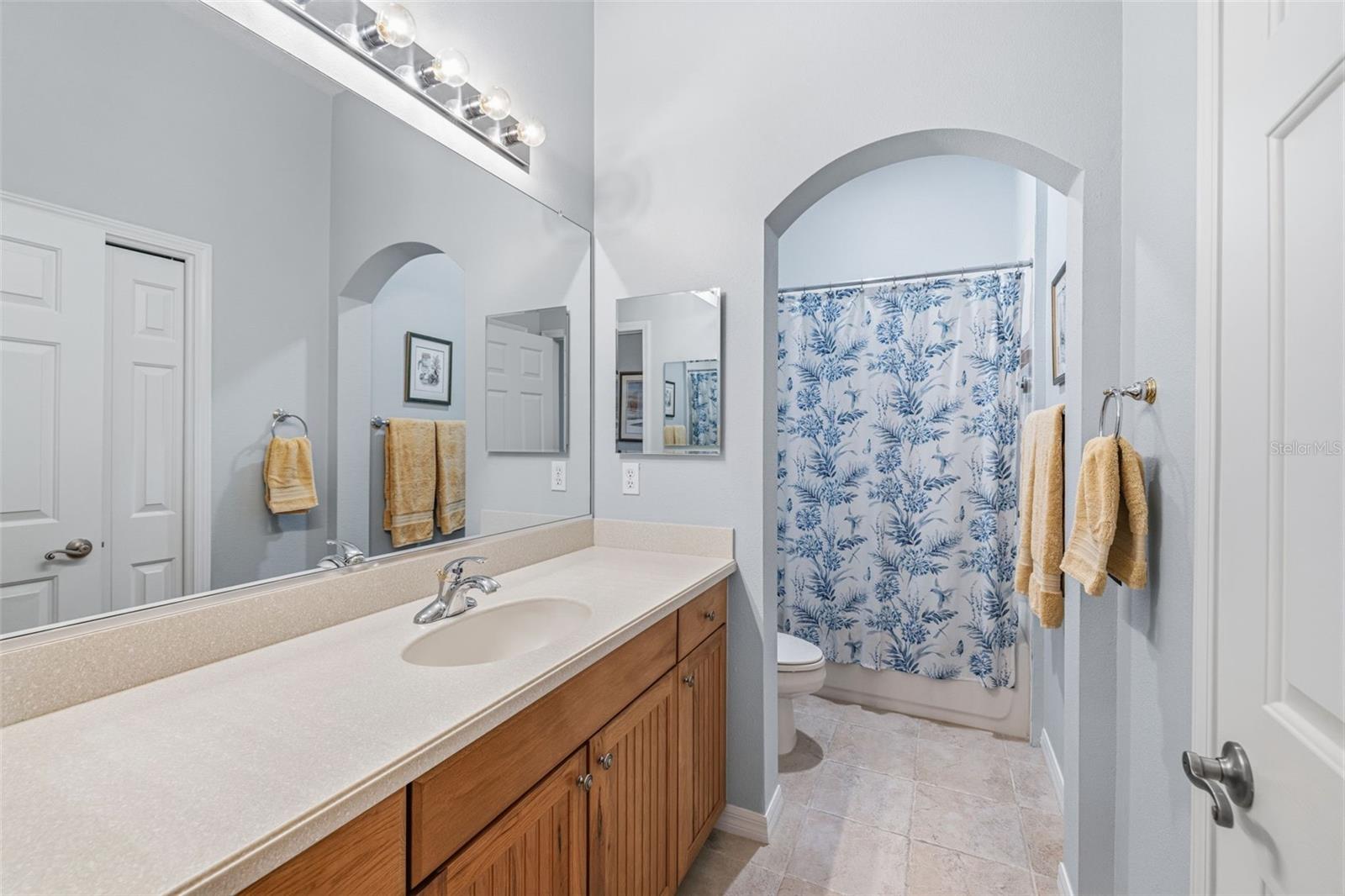 2410 KENSINGTON GREENS DR #5, SUN CITY CENTER, FL, 33573