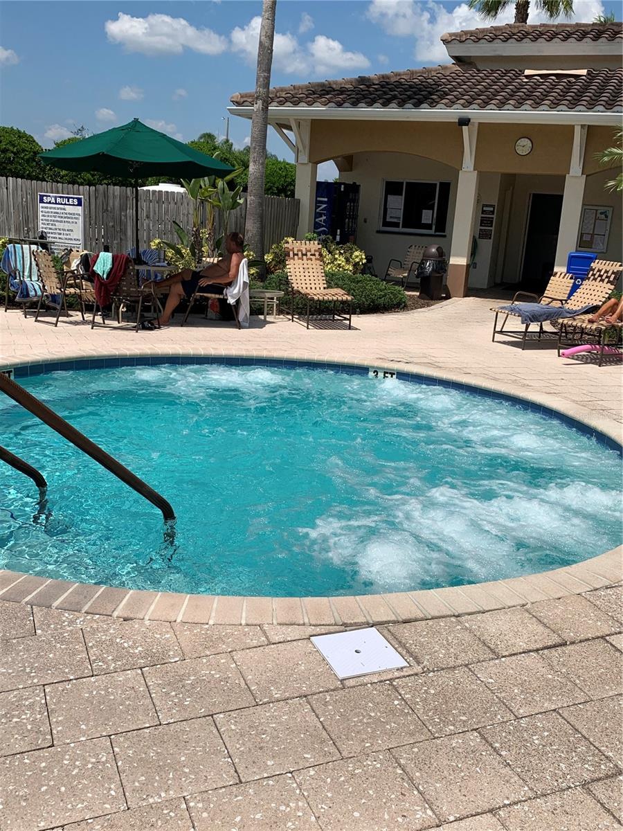 2410 KENSINGTON GREENS DR #5, SUN CITY CENTER, FL, 33573