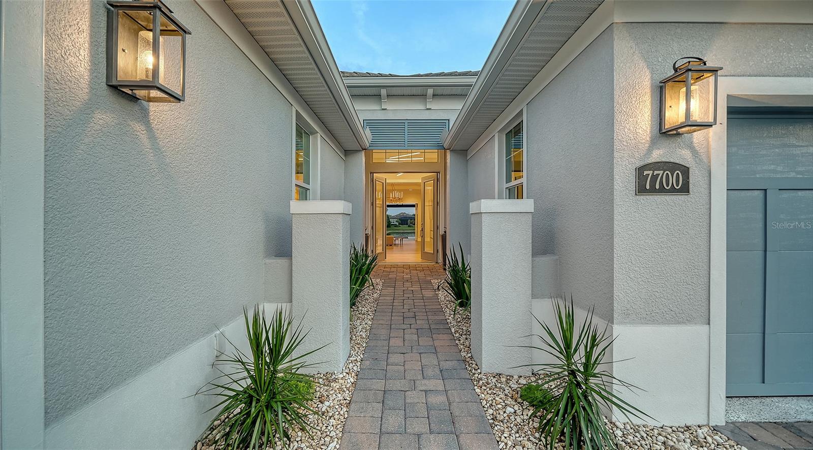 7700 SANDHILL LAKE DR, SARASOTA, FL, 34241