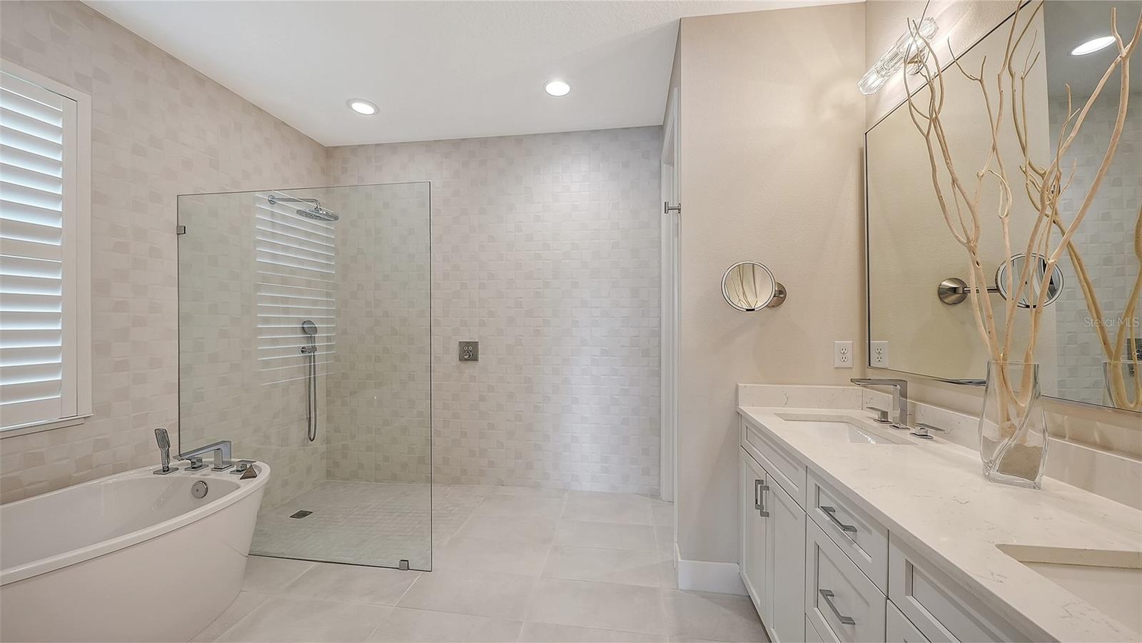 7700 SANDHILL LAKE DR, SARASOTA, FL, 34241