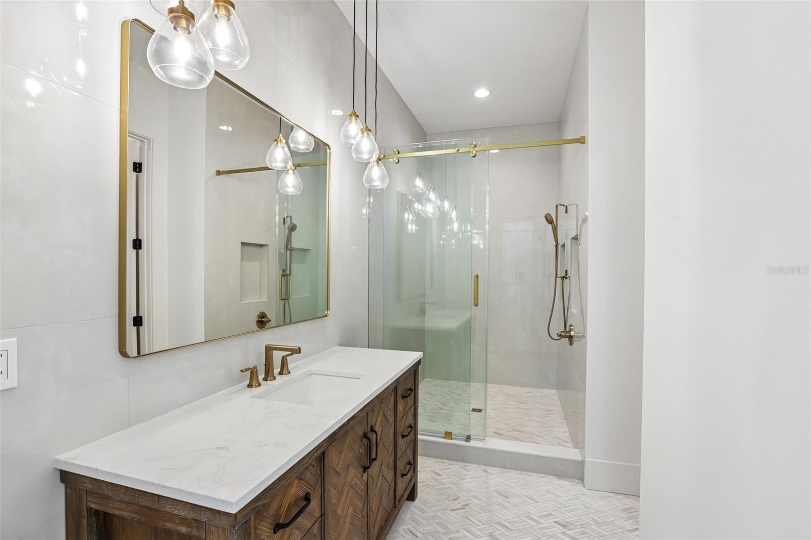 3013 S WEST SHORE BLVD, TAMPA, FL, 33629