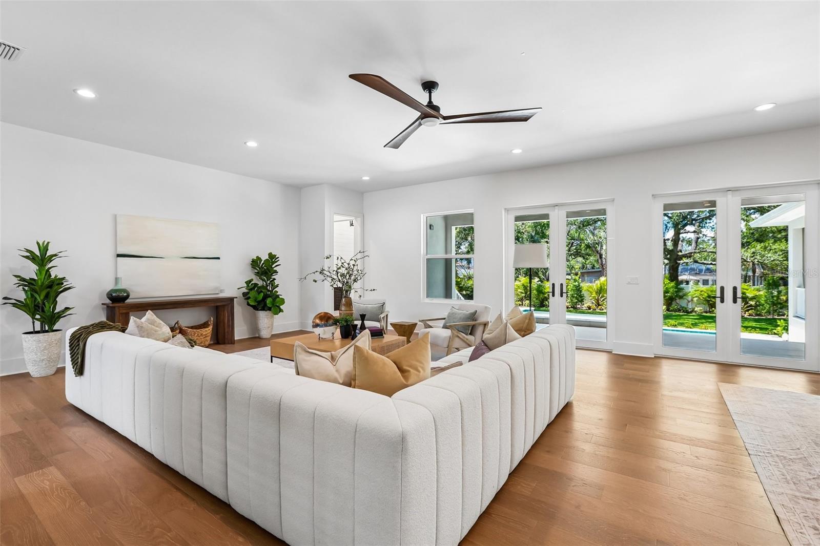 3013 S WEST SHORE BLVD, TAMPA, FL, 33629