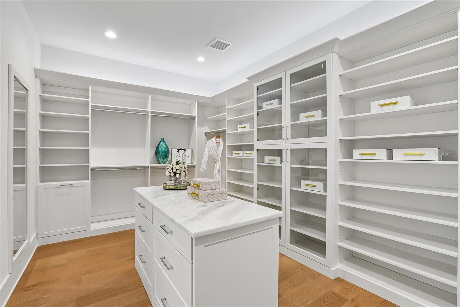 3013 S WEST SHORE BLVD, TAMPA, FL, 33629