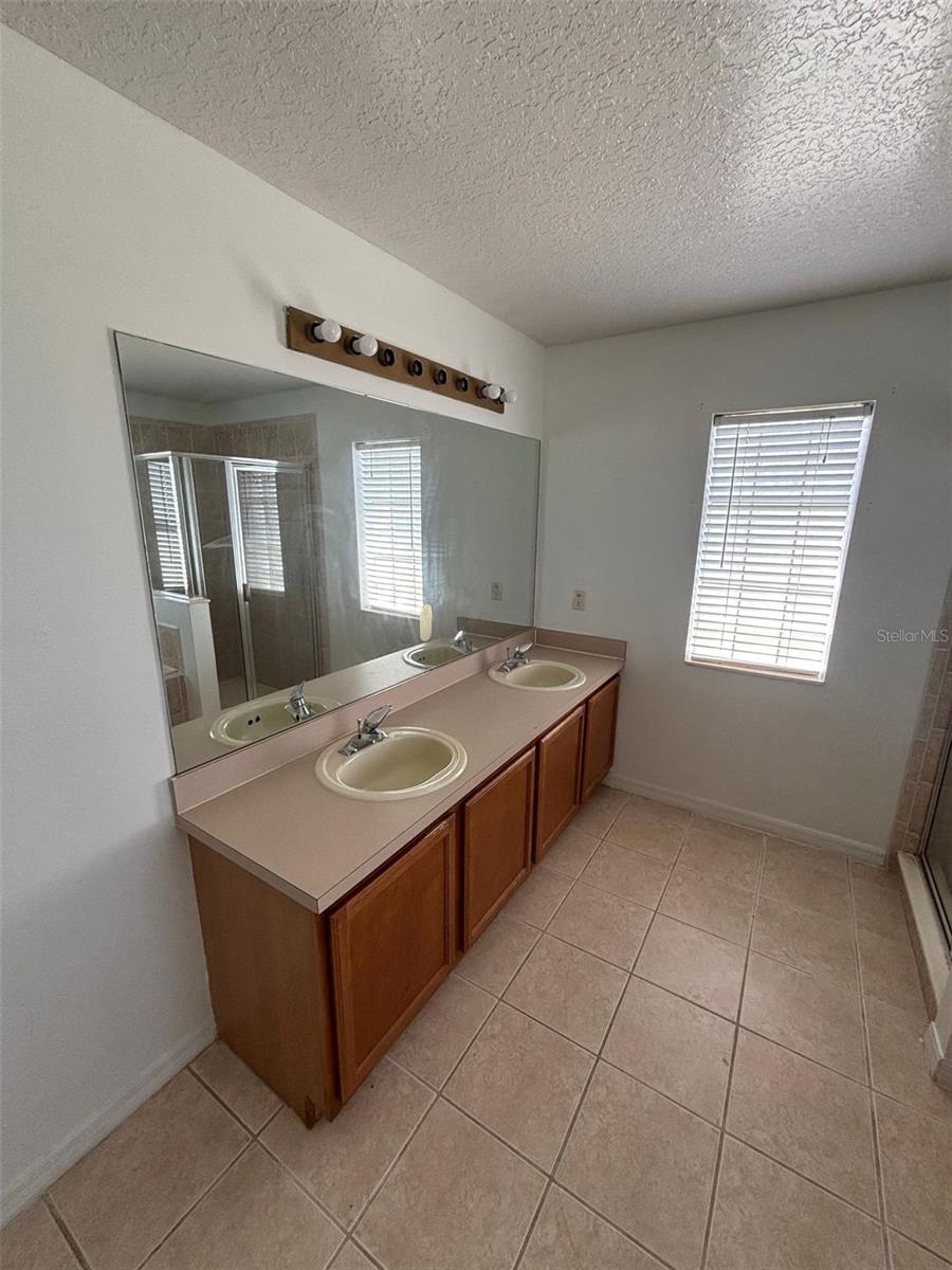 1001 EIFFEL LN, KISSIMMEE, FL, 34759