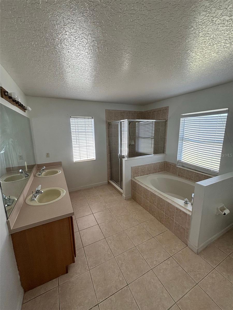 1001 EIFFEL LN, KISSIMMEE, FL, 34759