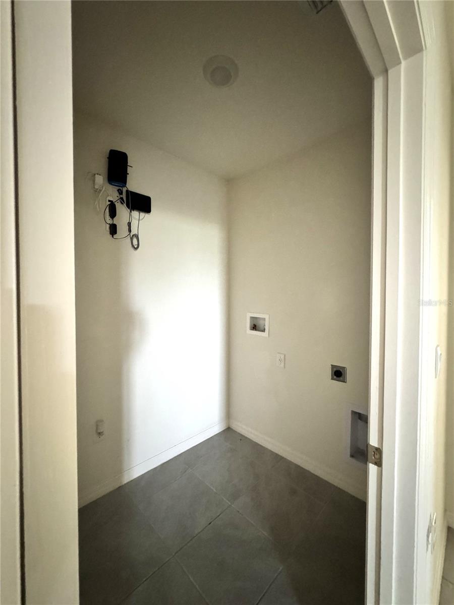 1325 WINTER GRAY CIR, DELTONA, FL, 32738