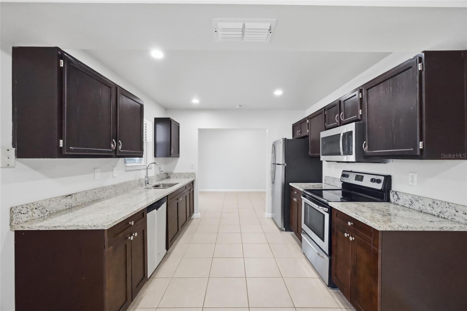 1441 MONTE LAKE DR, VALRICO, FL, 33596