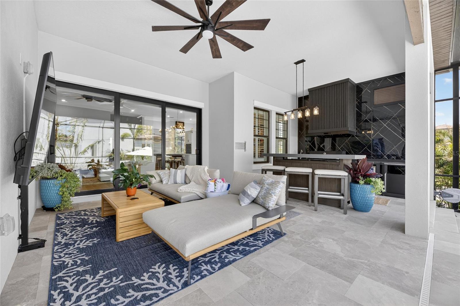 1075 SEAGRAPE DR, RUSKIN, FL, 33570