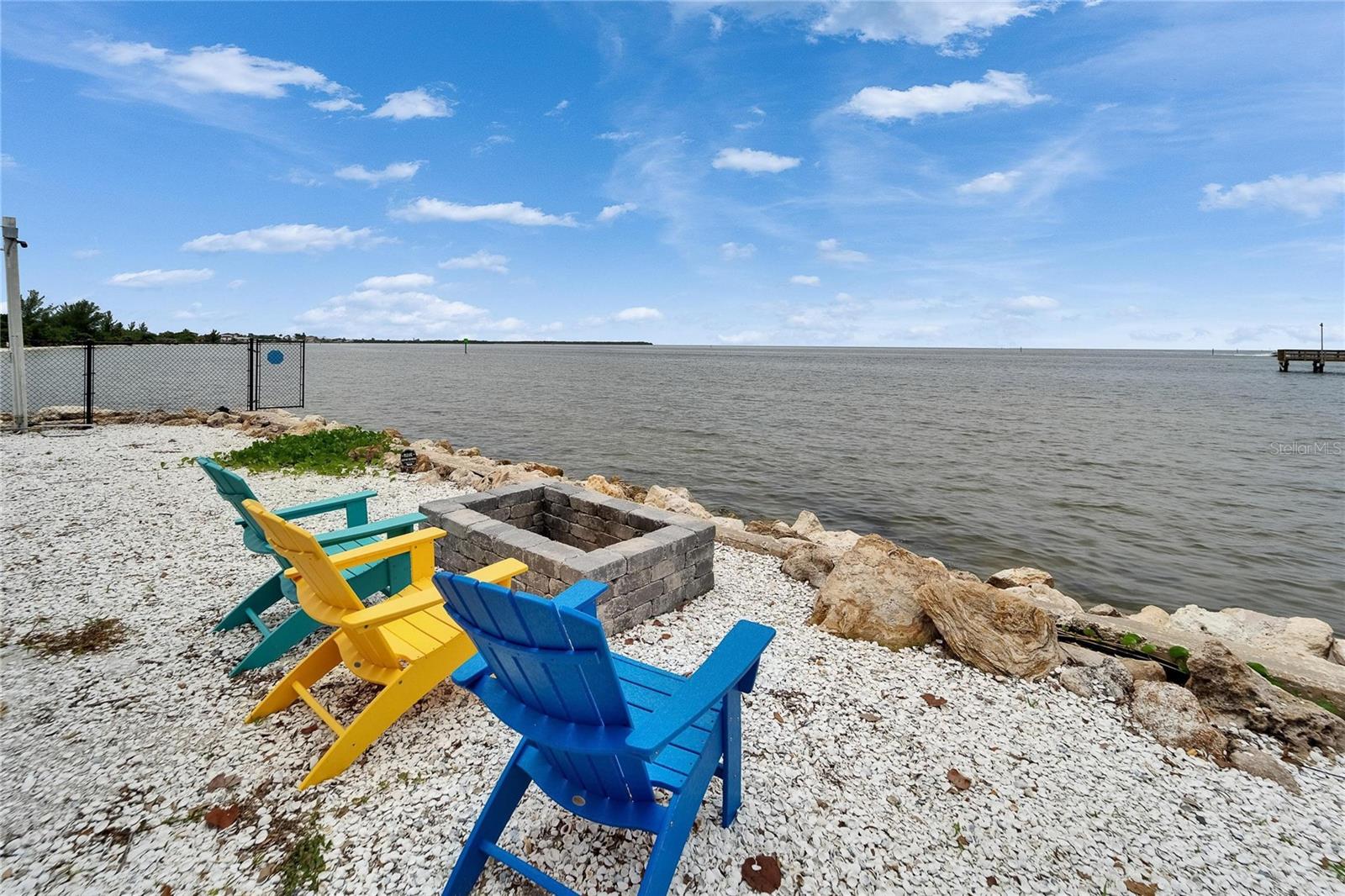 1075 SEAGRAPE DR, RUSKIN, FL, 33570