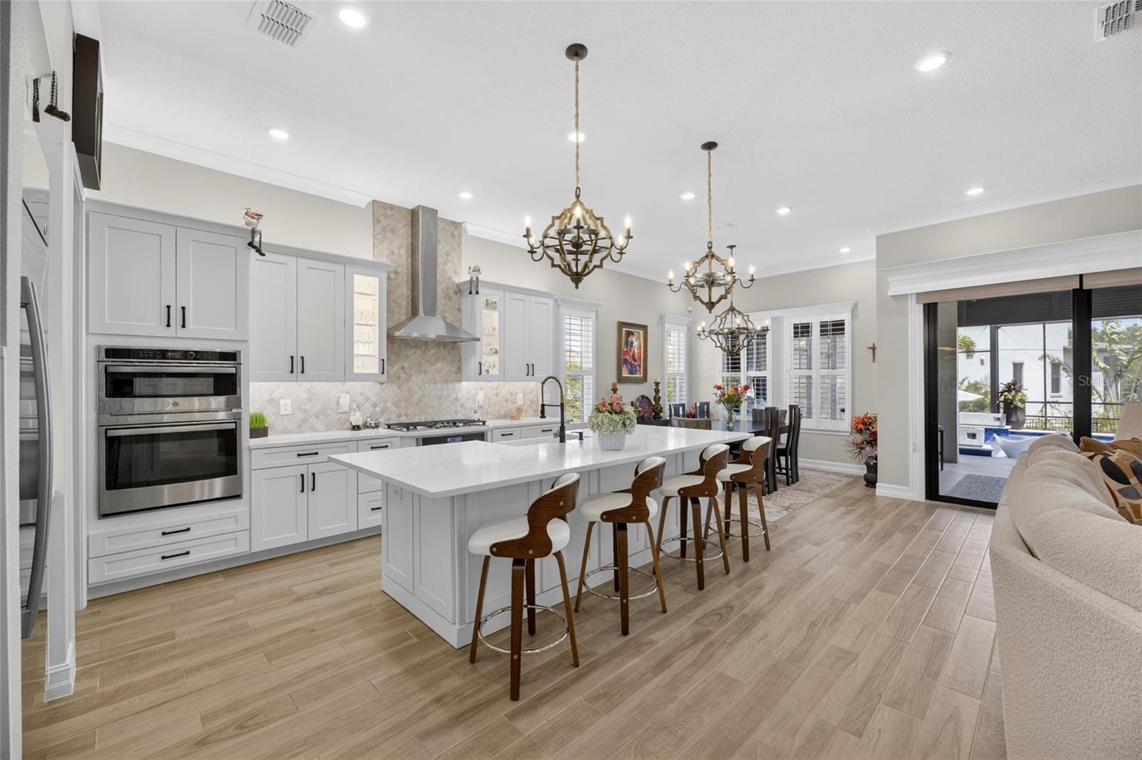 1075 SEAGRAPE DR, RUSKIN, FL, 33570