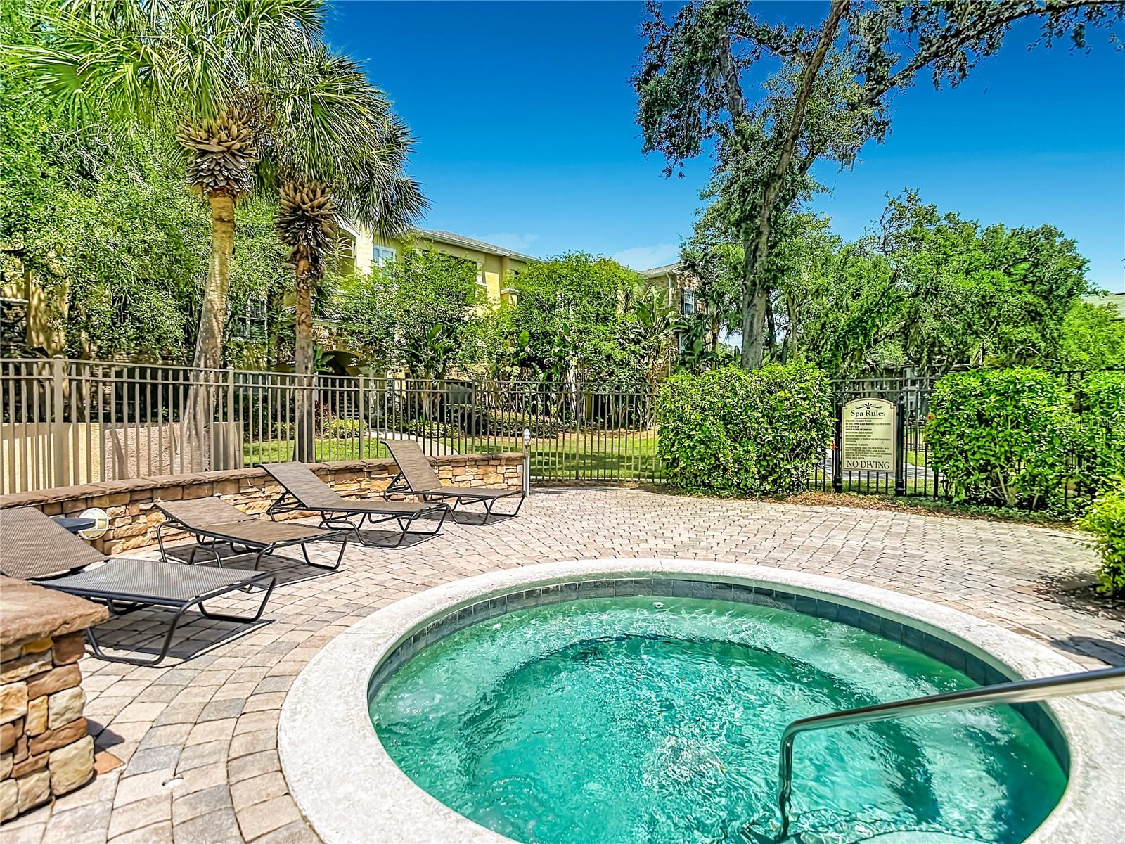 10201 COURTNEY PALMS BLVD #203, TAMPA, FL, 33619