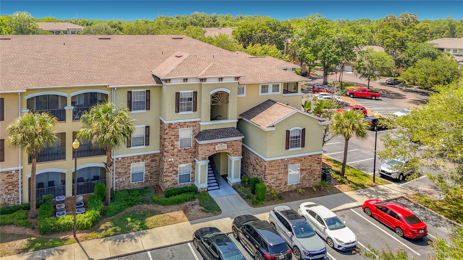 10201 COURTNEY PALMS BLVD #203, TAMPA, FL, 33619