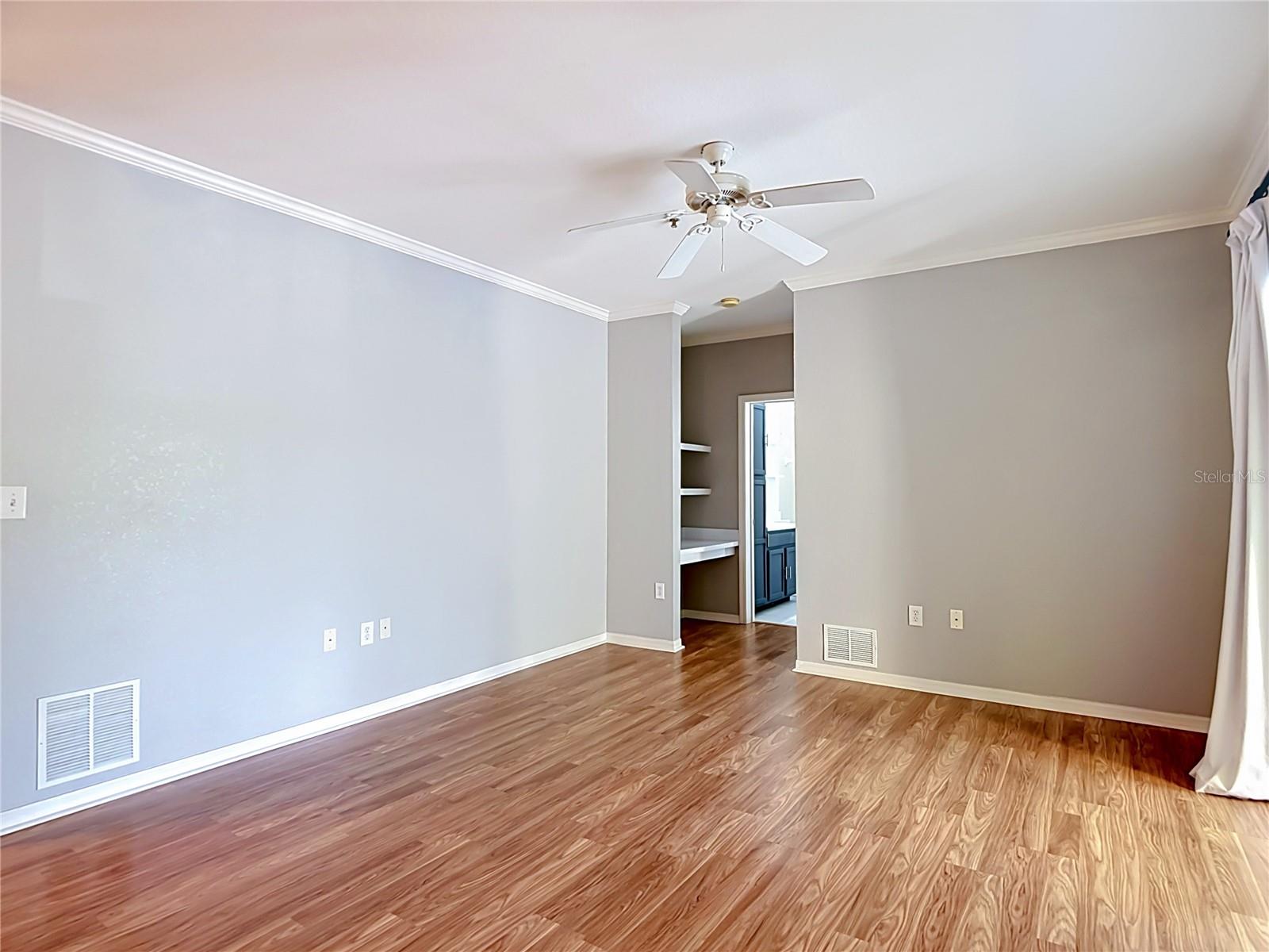 10201 COURTNEY PALMS BLVD #203, TAMPA, FL, 33619