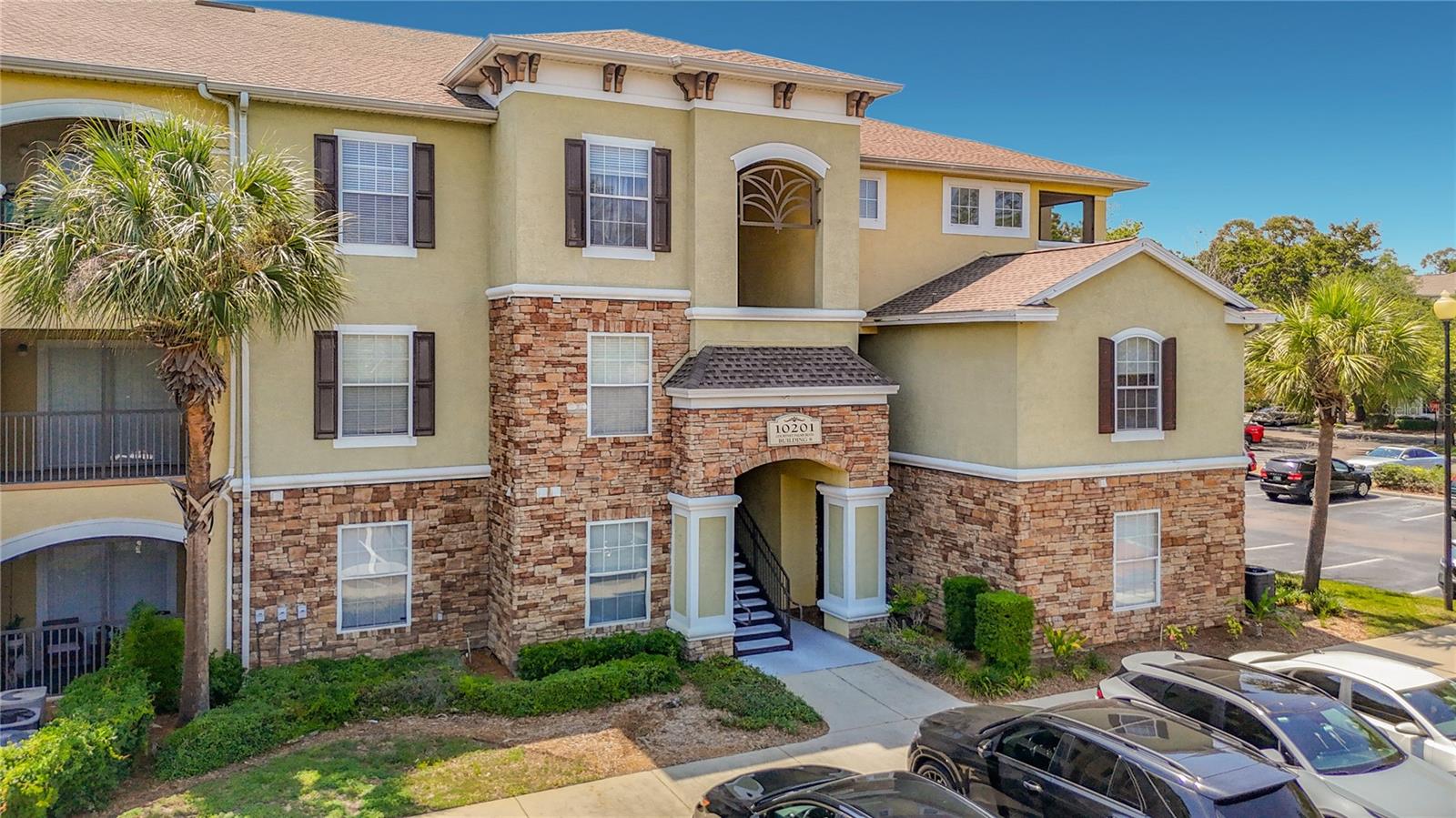 10201 COURTNEY PALMS BLVD #203, TAMPA, FL, 33619