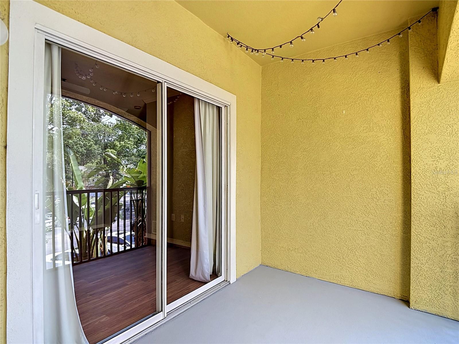 10201 COURTNEY PALMS BLVD #203, TAMPA, FL, 33619