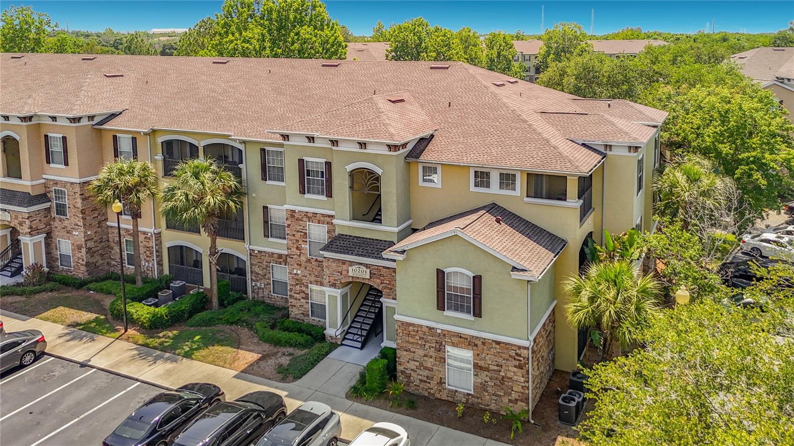 10201 COURTNEY PALMS BLVD #203, TAMPA, FL, 33619