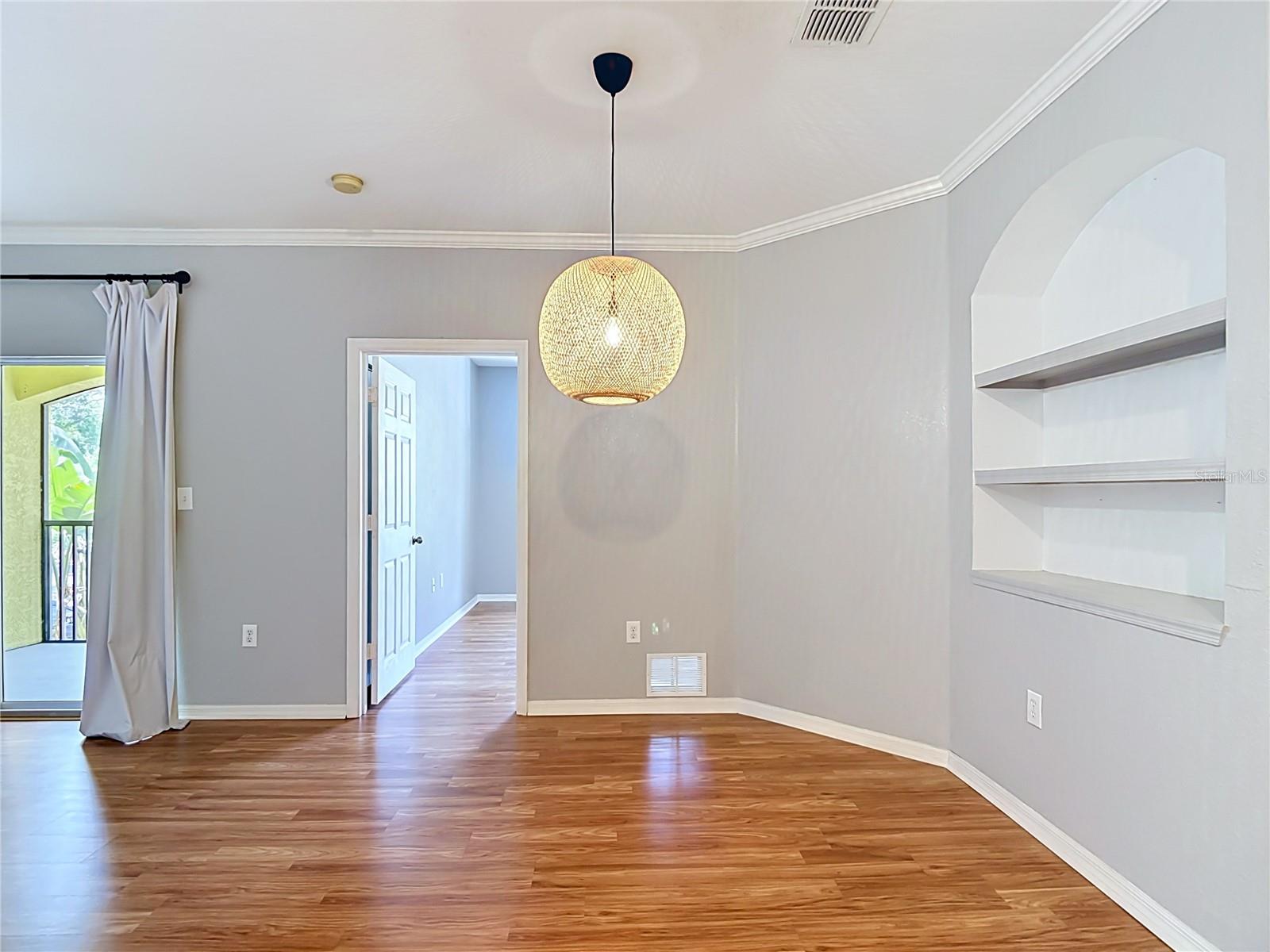 10201 COURTNEY PALMS BLVD #203, TAMPA, FL, 33619