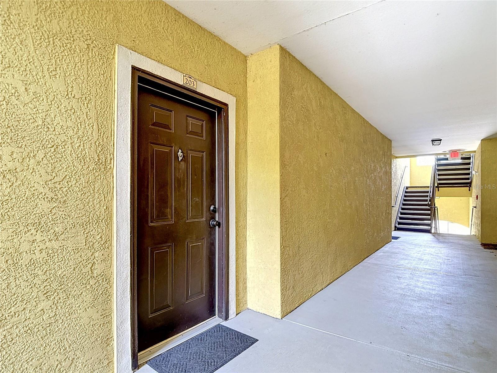 10201 COURTNEY PALMS BLVD #203, TAMPA, FL, 33619