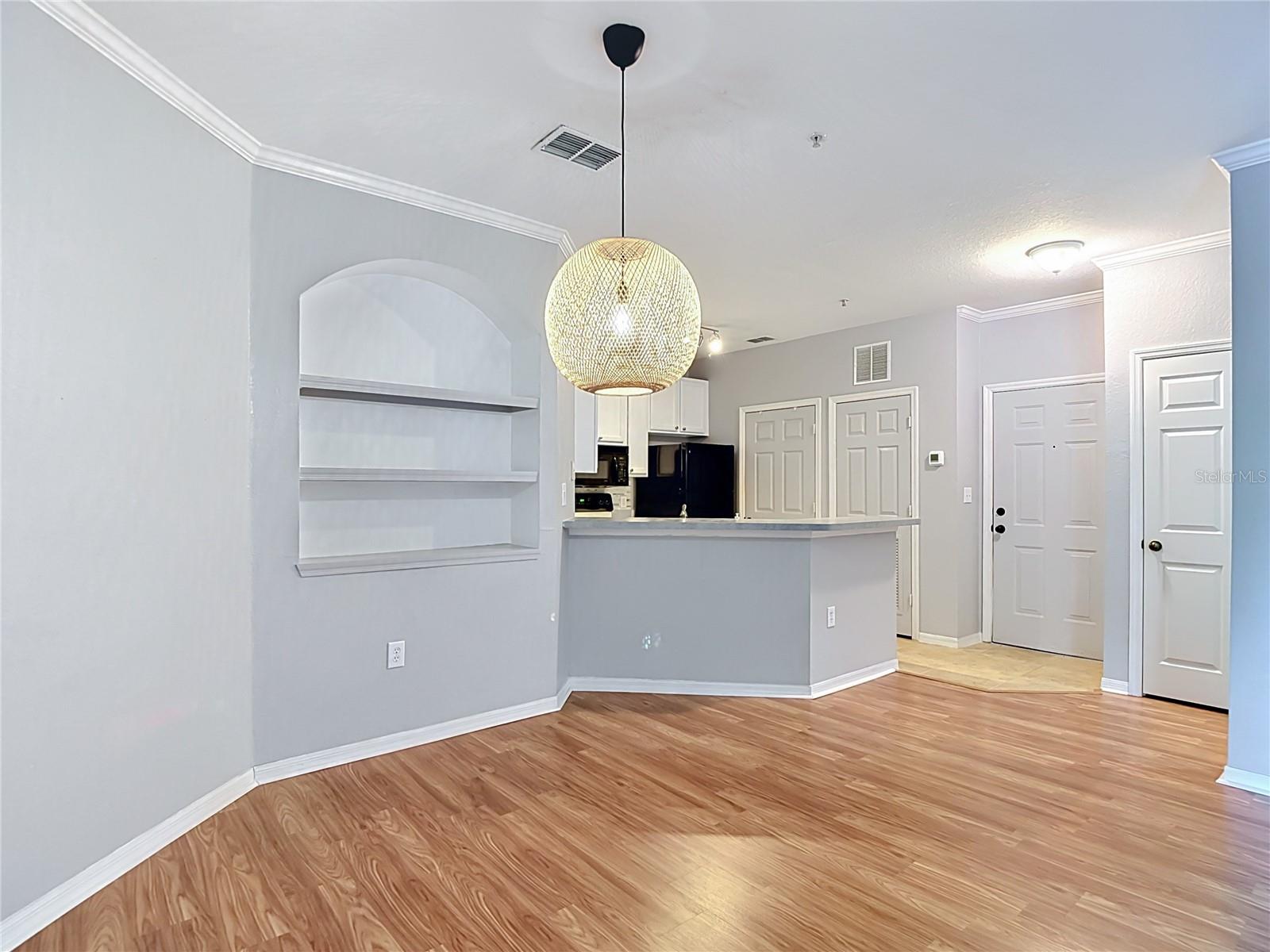 10201 COURTNEY PALMS BLVD #203, TAMPA, FL, 33619