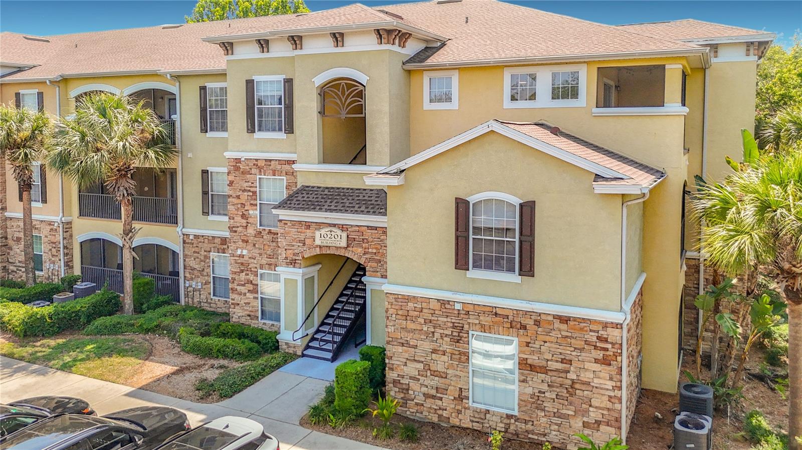 10201 COURTNEY PALMS BLVD #203, TAMPA, FL, 33619