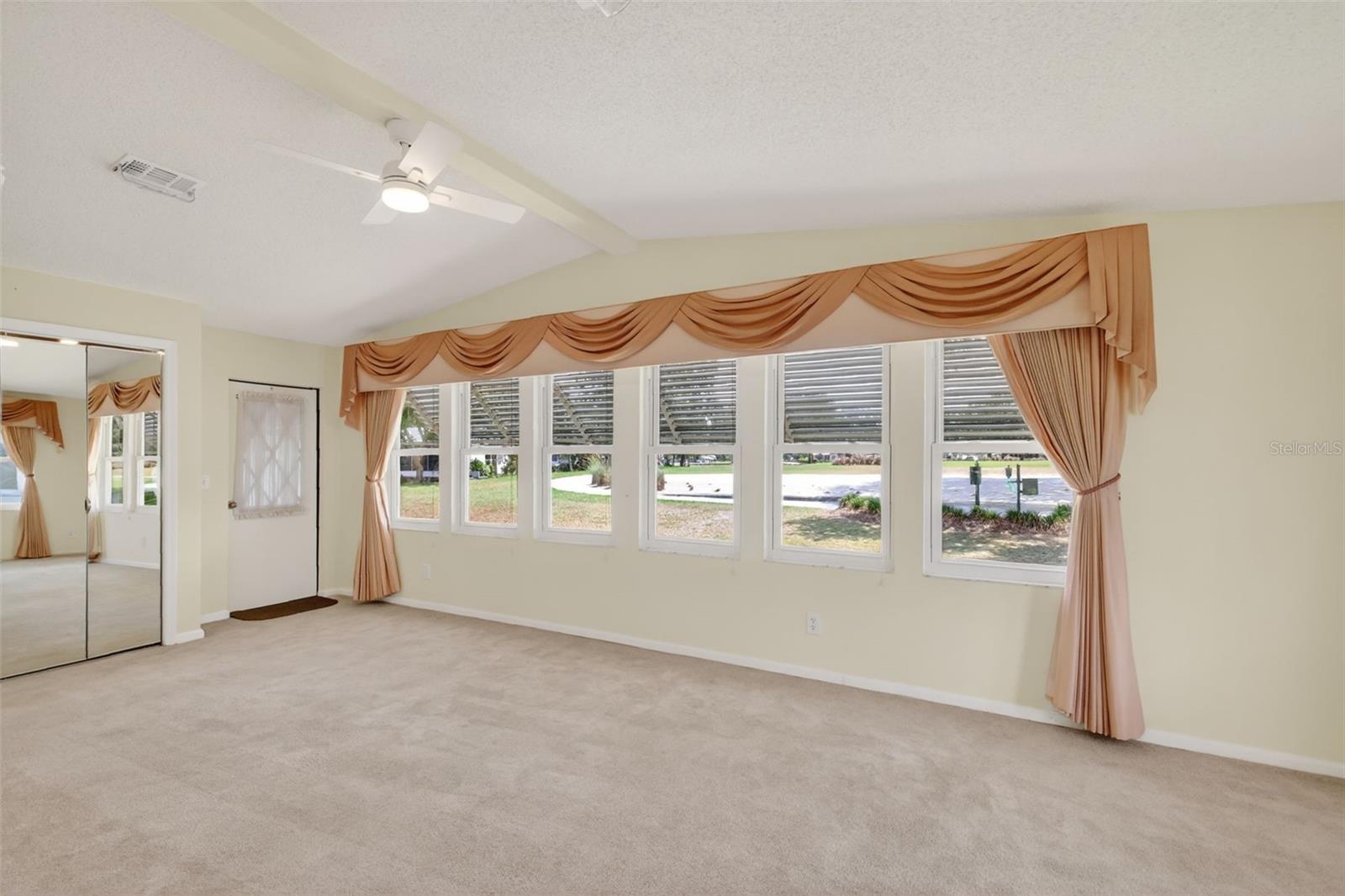 706 TANGERINE DR, LADY LAKE, FL, 32159