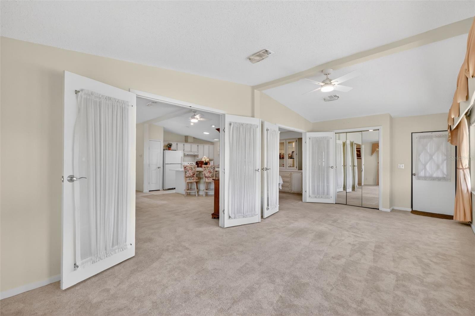 706 TANGERINE DR, LADY LAKE, FL, 32159