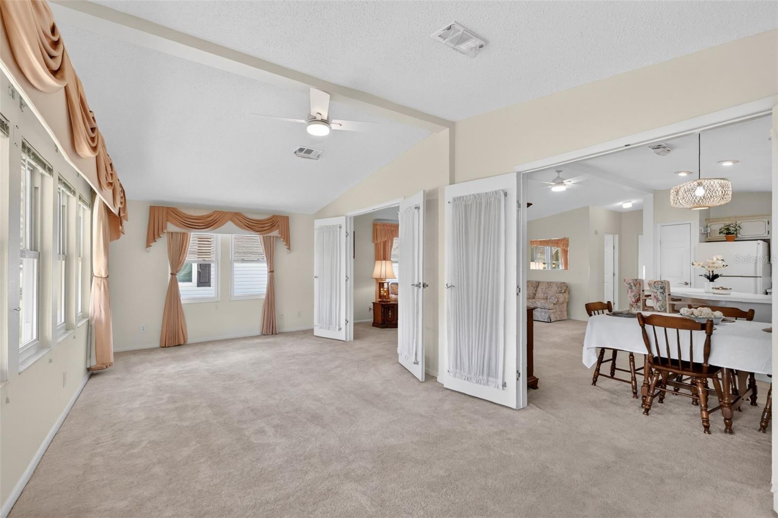 706 TANGERINE DR, LADY LAKE, FL, 32159