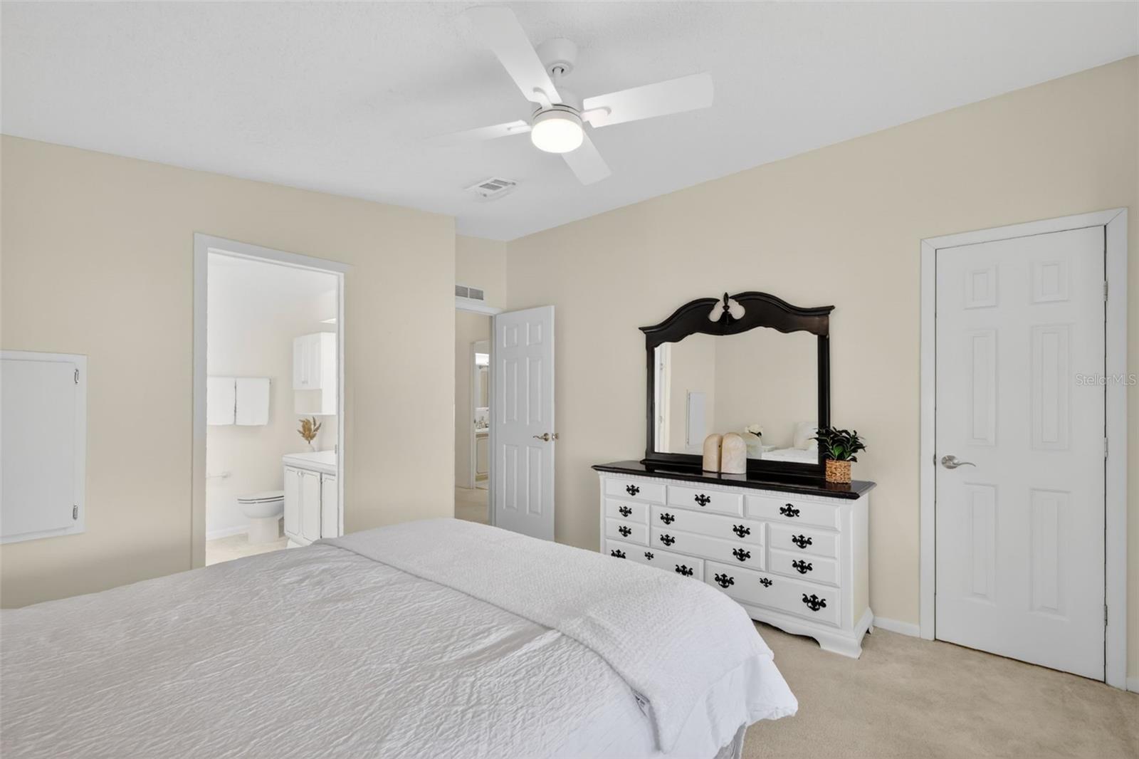 706 TANGERINE DR, LADY LAKE, FL, 32159