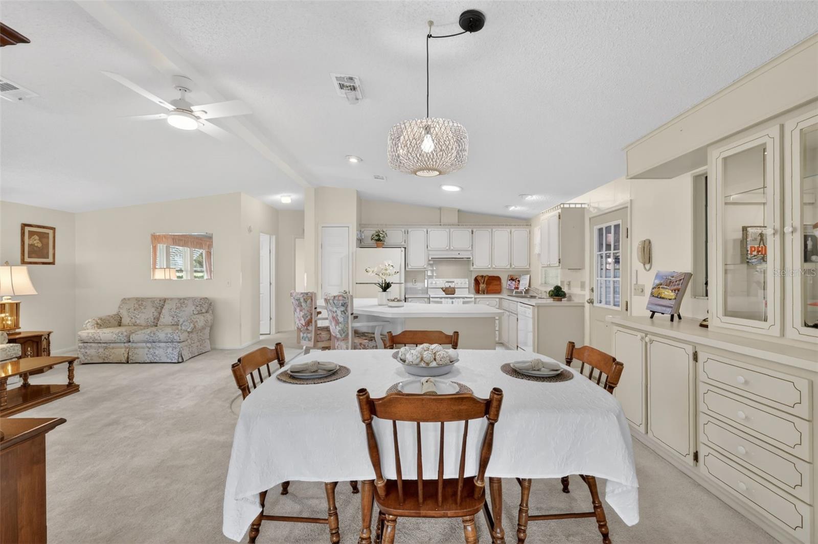706 TANGERINE DR, LADY LAKE, FL, 32159