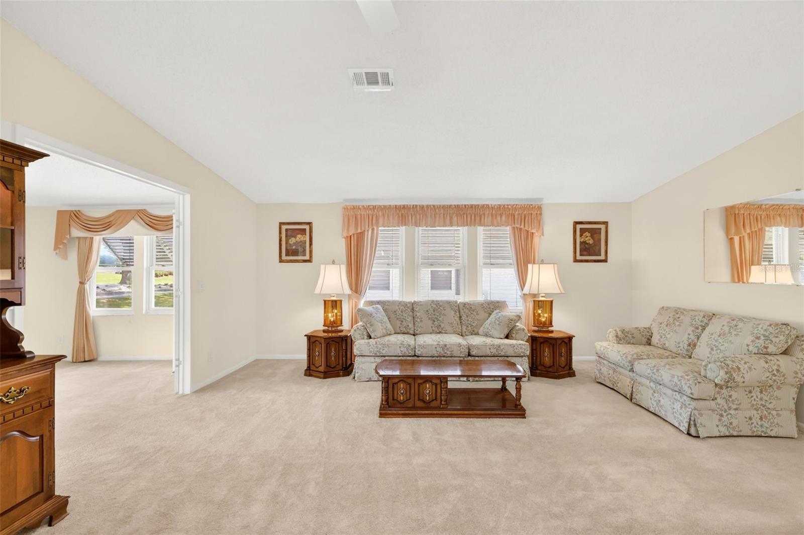 706 TANGERINE DR, LADY LAKE, FL, 32159