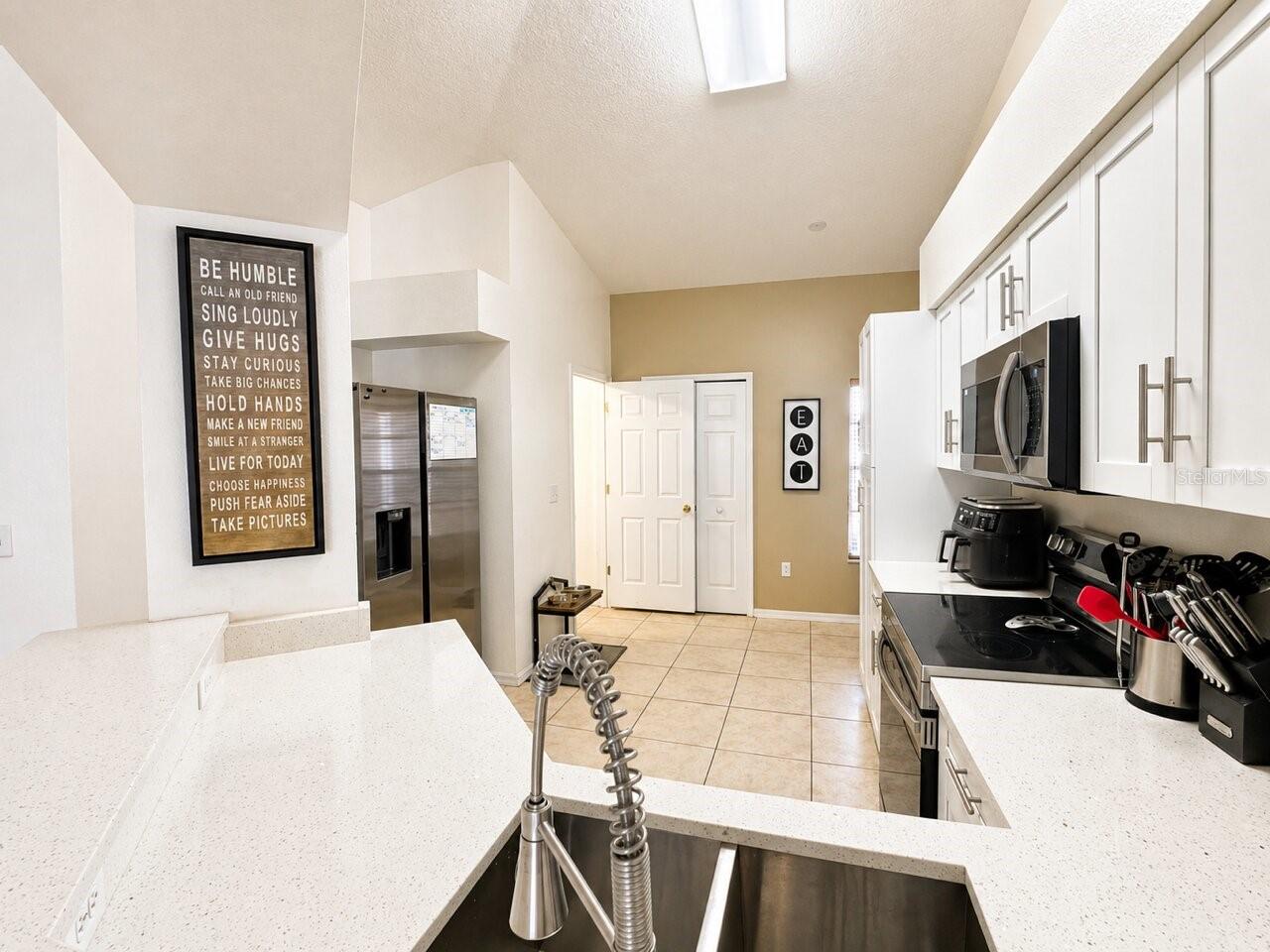 27748 SUGAR LOAF DR, WESLEY CHAPEL, FL, 33544