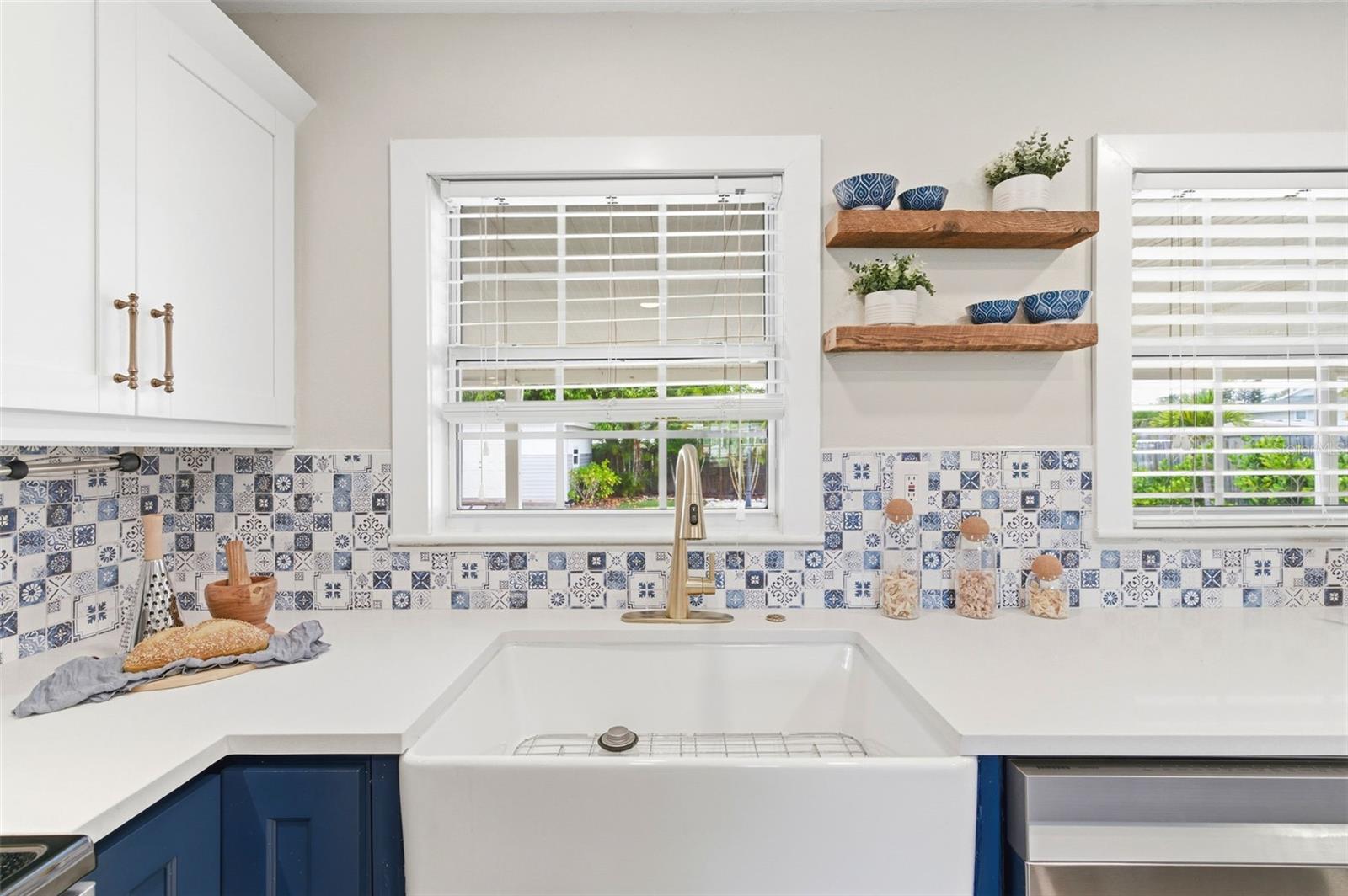 4146 DES MOINES ST NE, ST PETERSBURG, FL, 33703