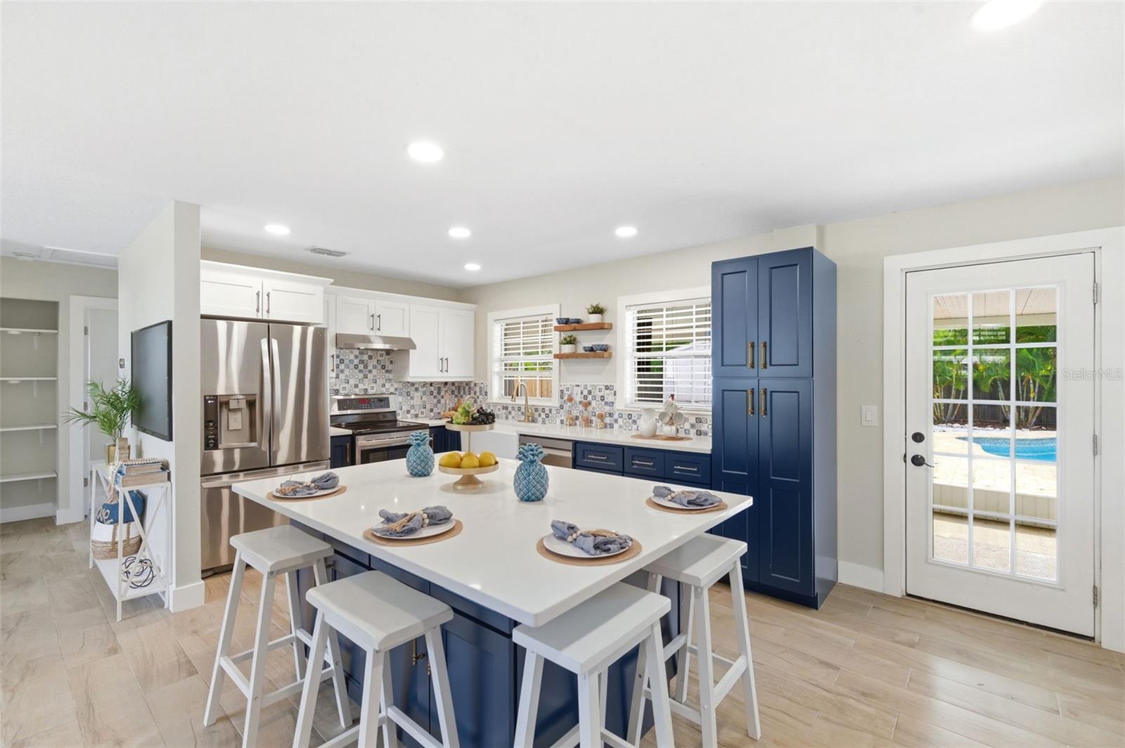 4146 DES MOINES ST NE, ST PETERSBURG, FL, 33703