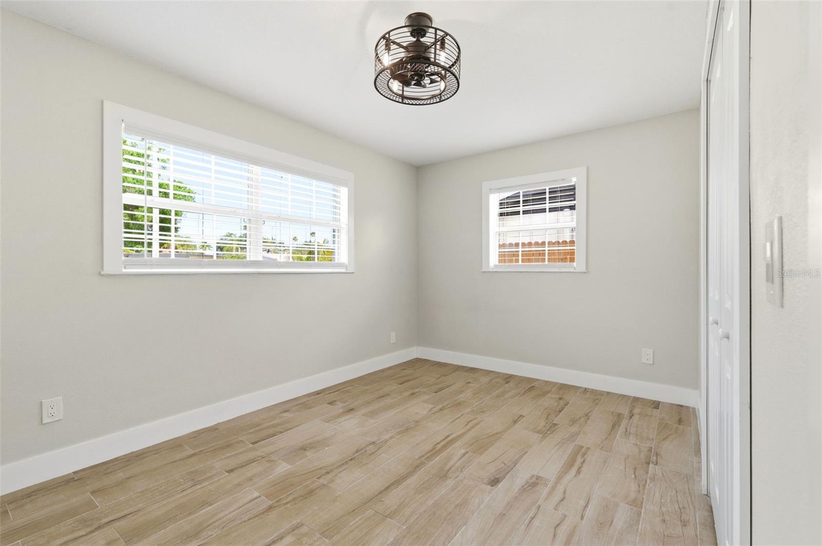 4146 DES MOINES ST NE, ST PETERSBURG, FL, 33703