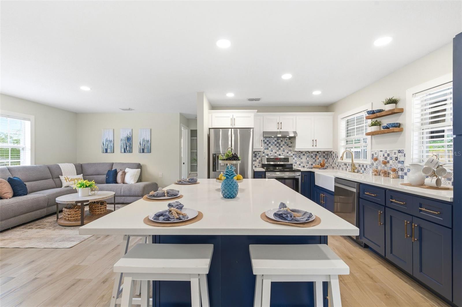 4146 DES MOINES ST NE, ST PETERSBURG, FL, 33703