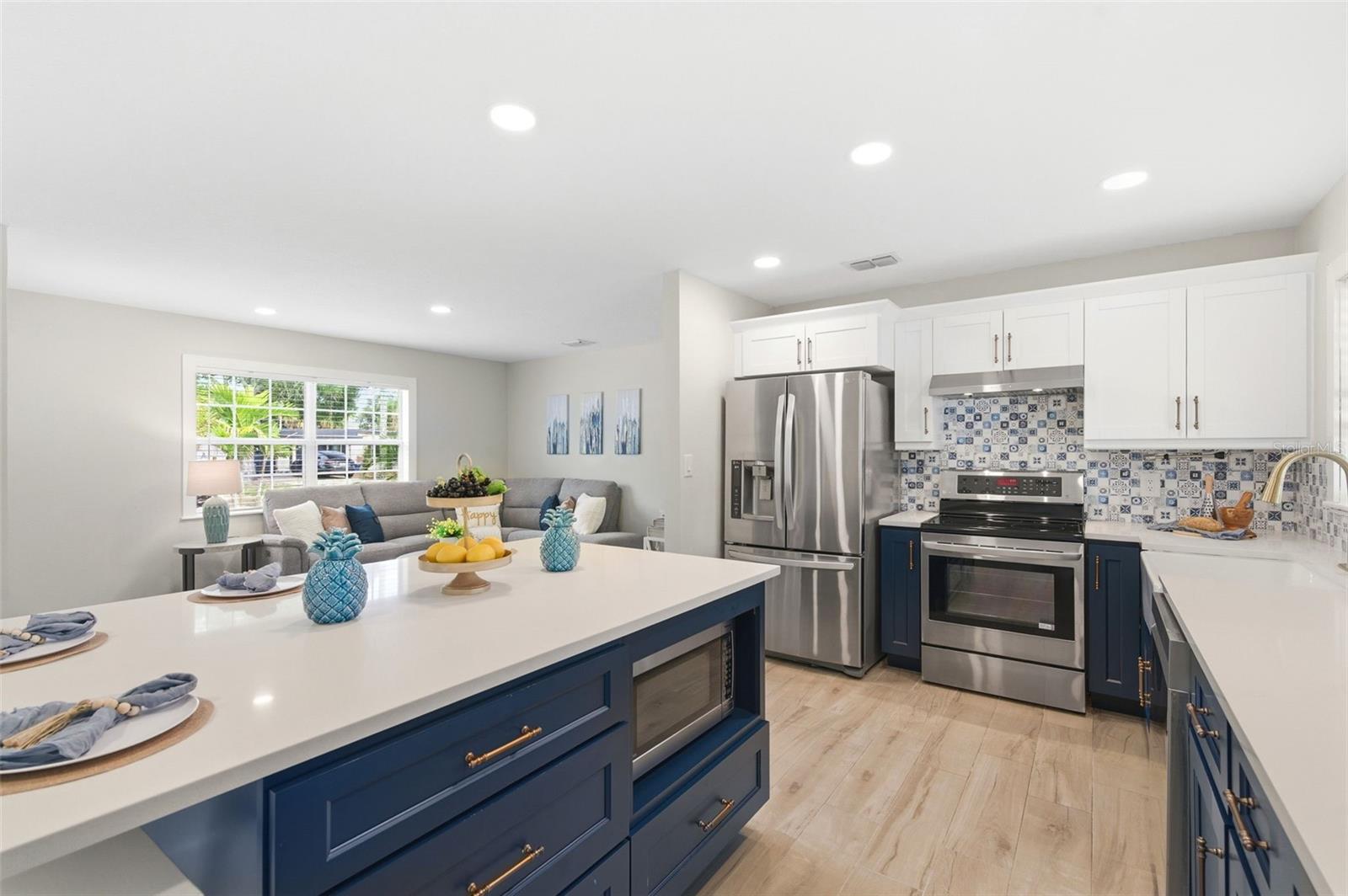 4146 DES MOINES ST NE, ST PETERSBURG, FL, 33703