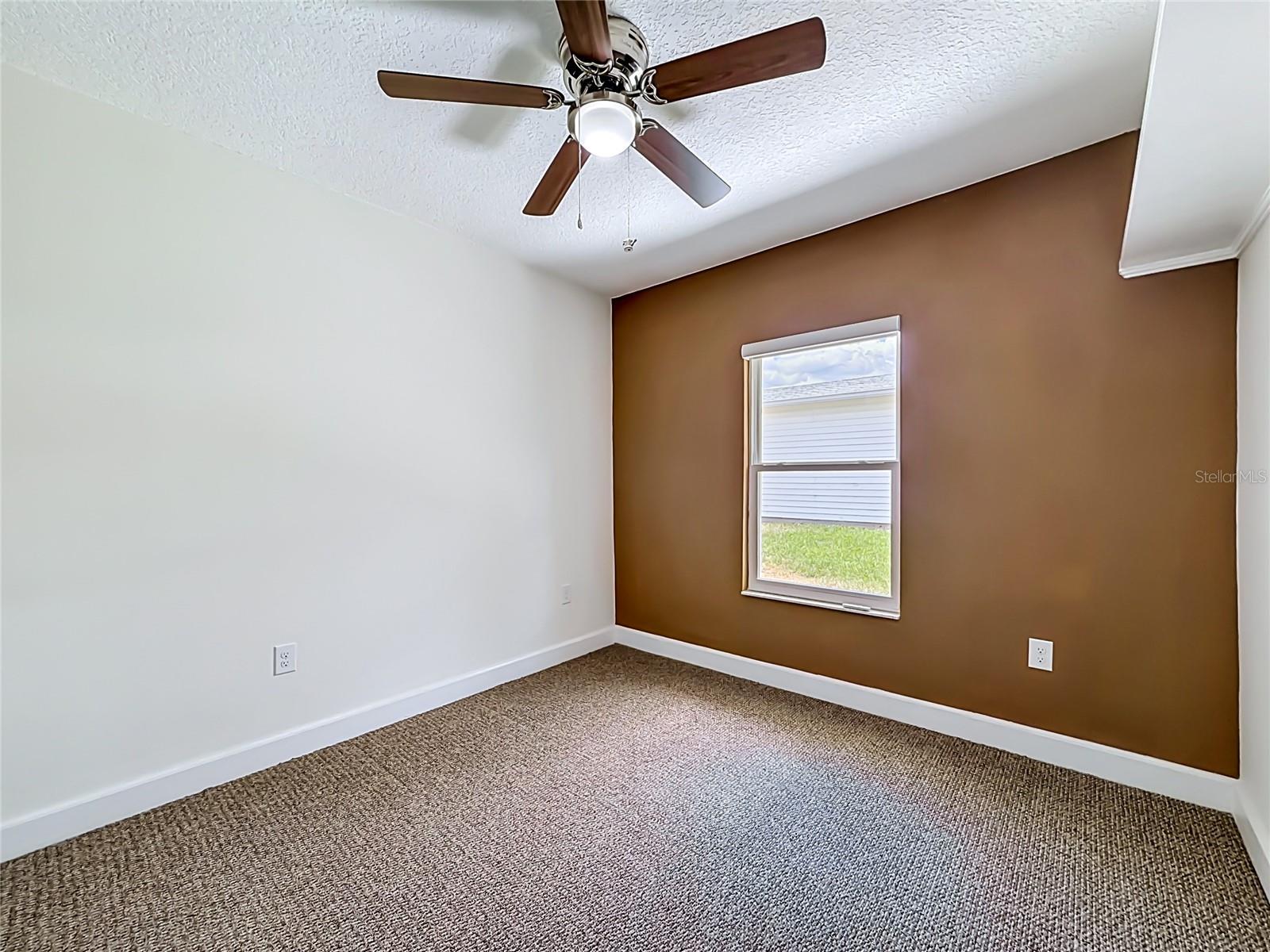 12547 PINE ISLAND DR, LEESBURG, FL, 34788