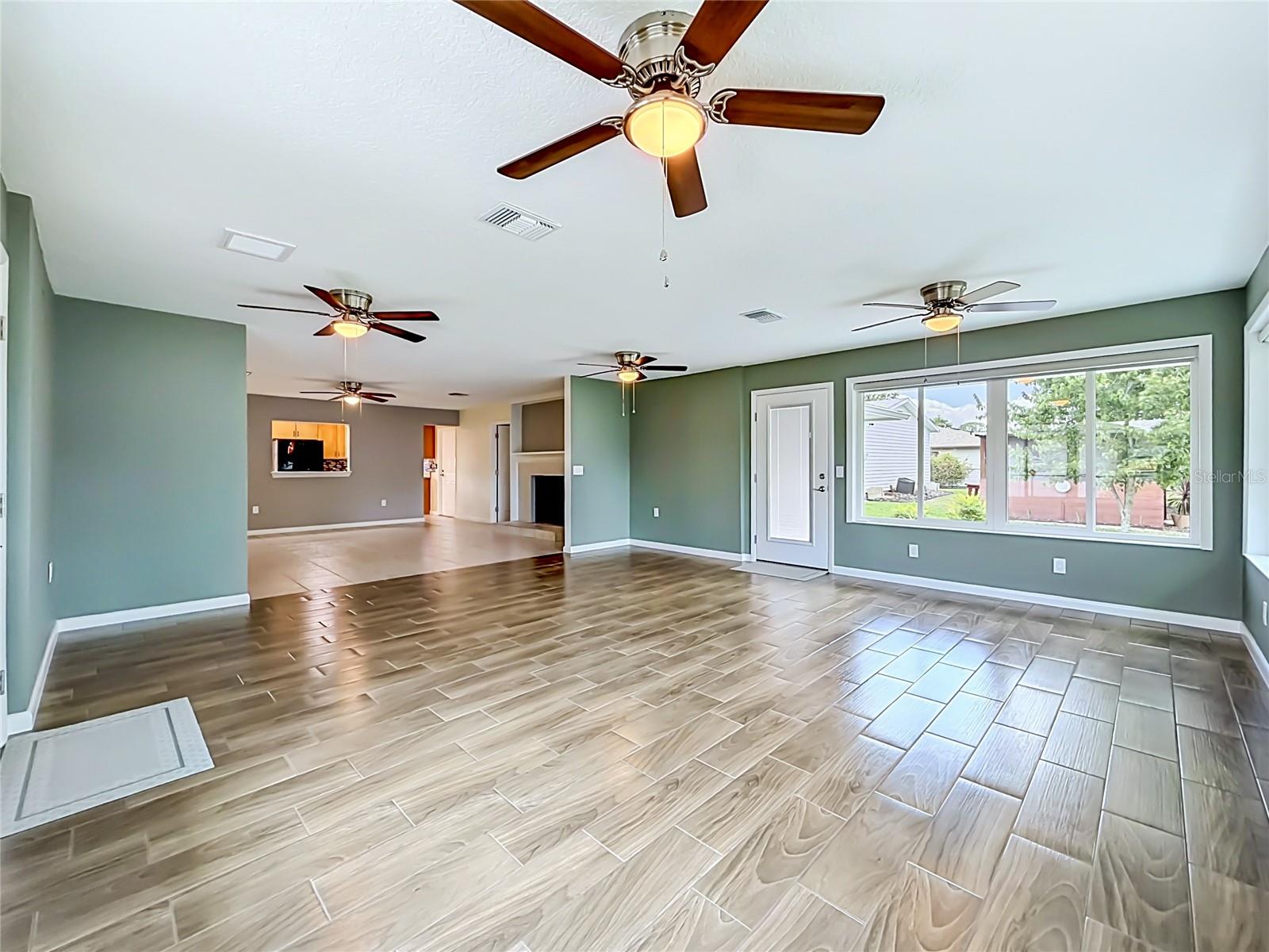 12547 PINE ISLAND DR, LEESBURG, FL, 34788
