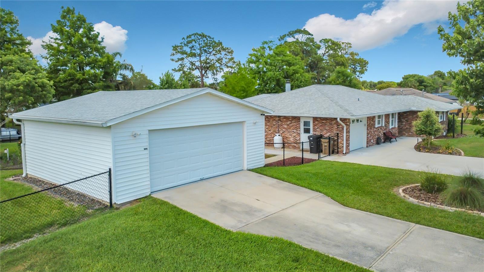 12547 PINE ISLAND DR, LEESBURG, FL, 34788