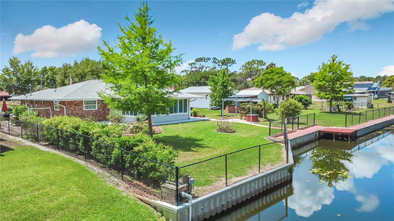 12547 PINE ISLAND DR, LEESBURG, FL, 34788