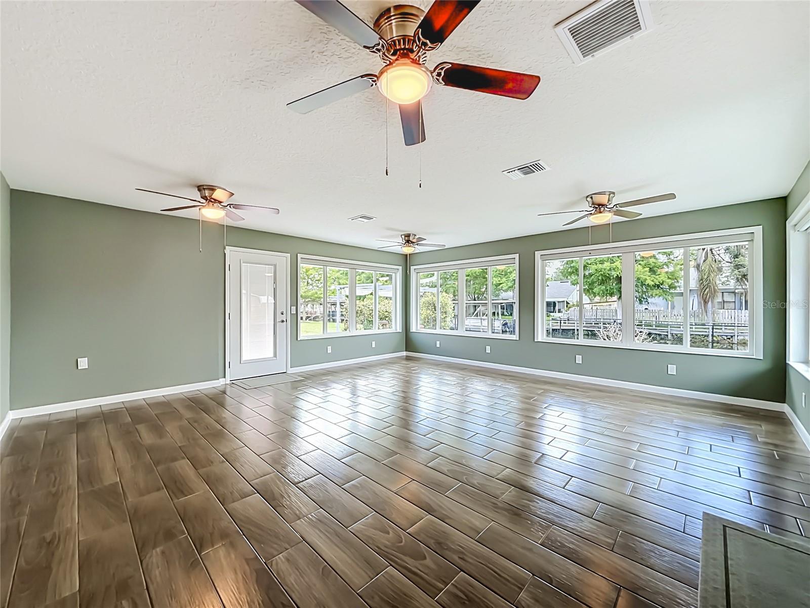 12547 PINE ISLAND DR, LEESBURG, FL, 34788