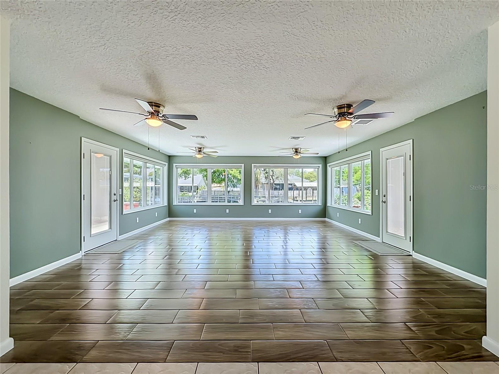 12547 PINE ISLAND DR, LEESBURG, FL, 34788