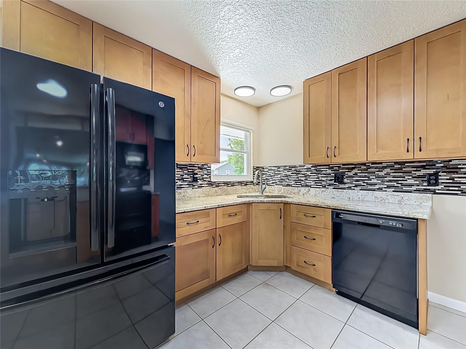 12547 PINE ISLAND DR, LEESBURG, FL, 34788