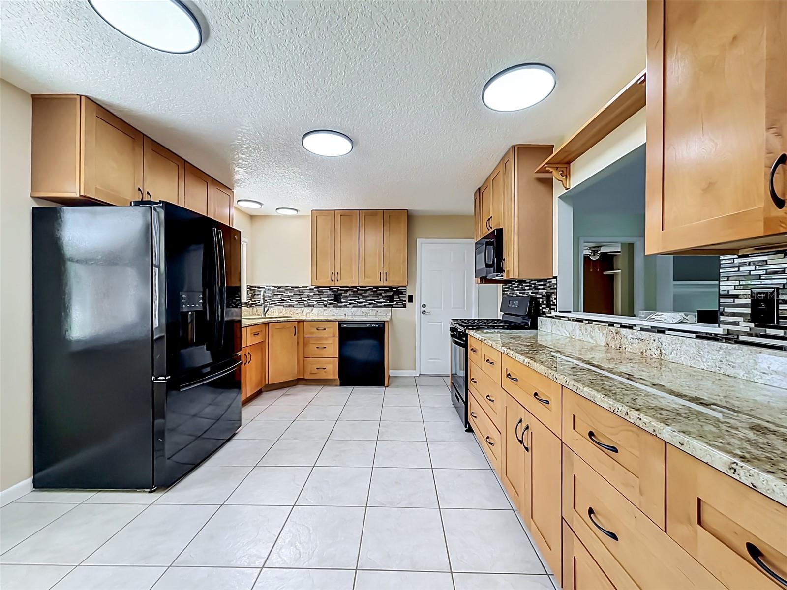 12547 PINE ISLAND DR, LEESBURG, FL, 34788