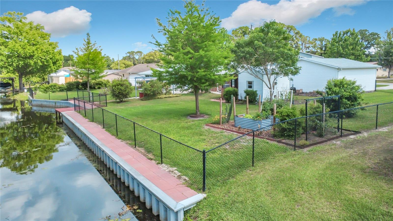 12547 PINE ISLAND DR, LEESBURG, FL, 34788