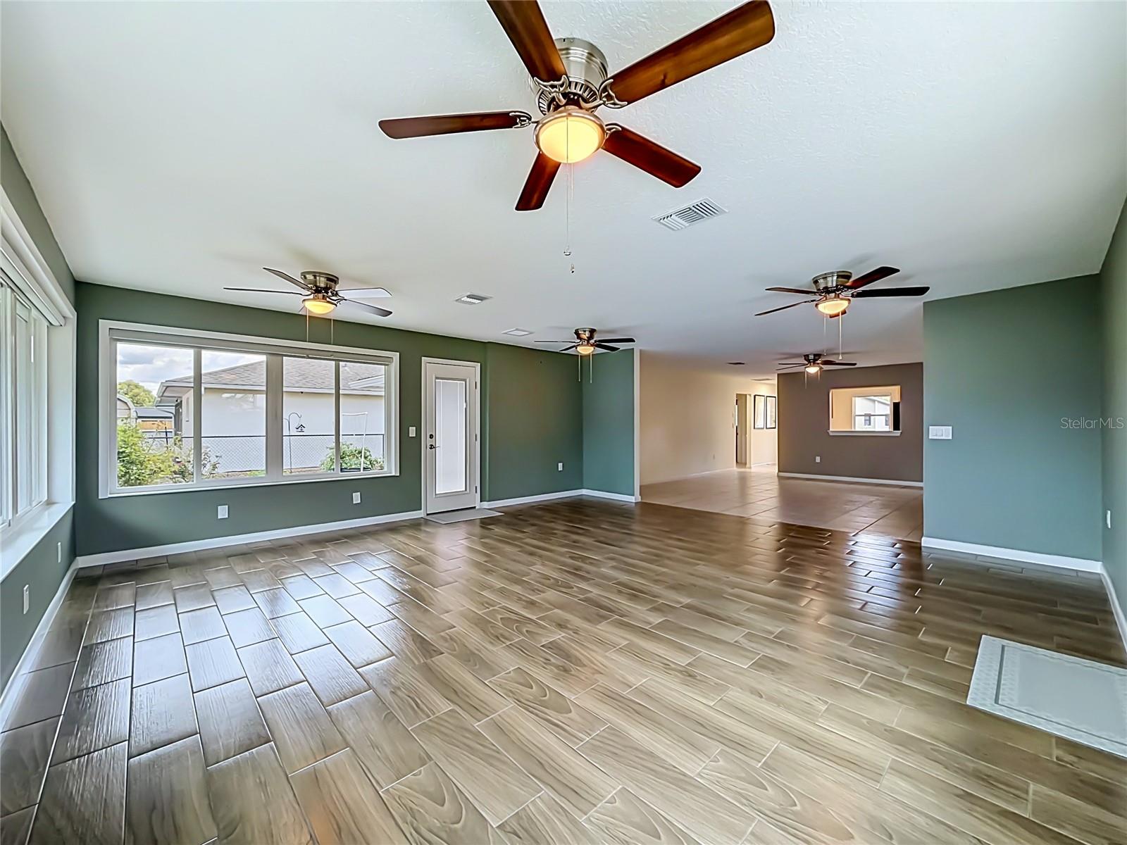 12547 PINE ISLAND DR, LEESBURG, FL, 34788