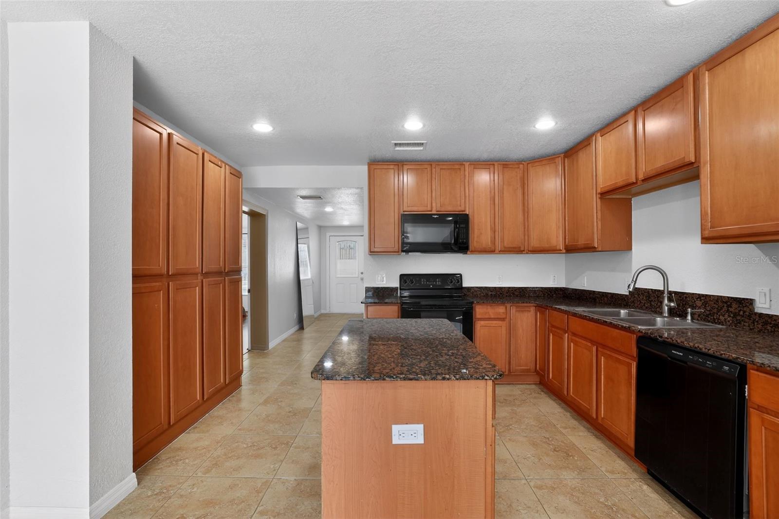 3240 APFEL RD, WESLEY CHAPEL, FL, 33543
