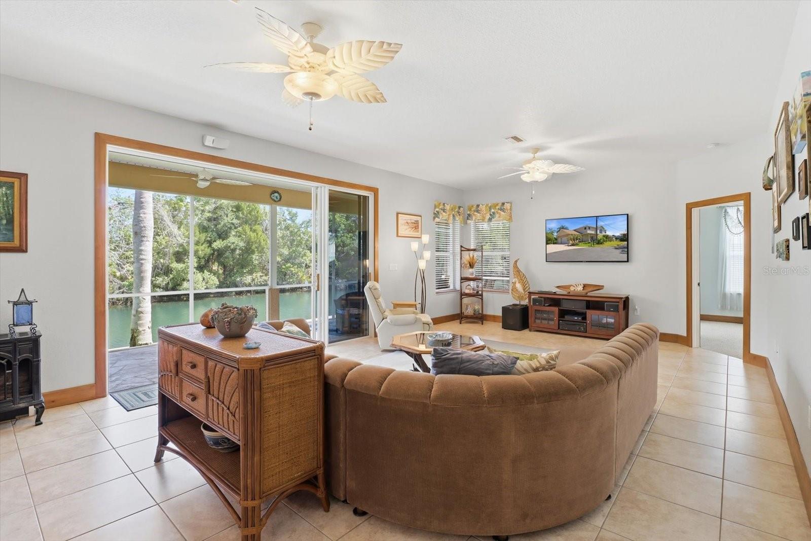 939 SE 3RD AVE, CRYSTAL RIVER, FL, 34429