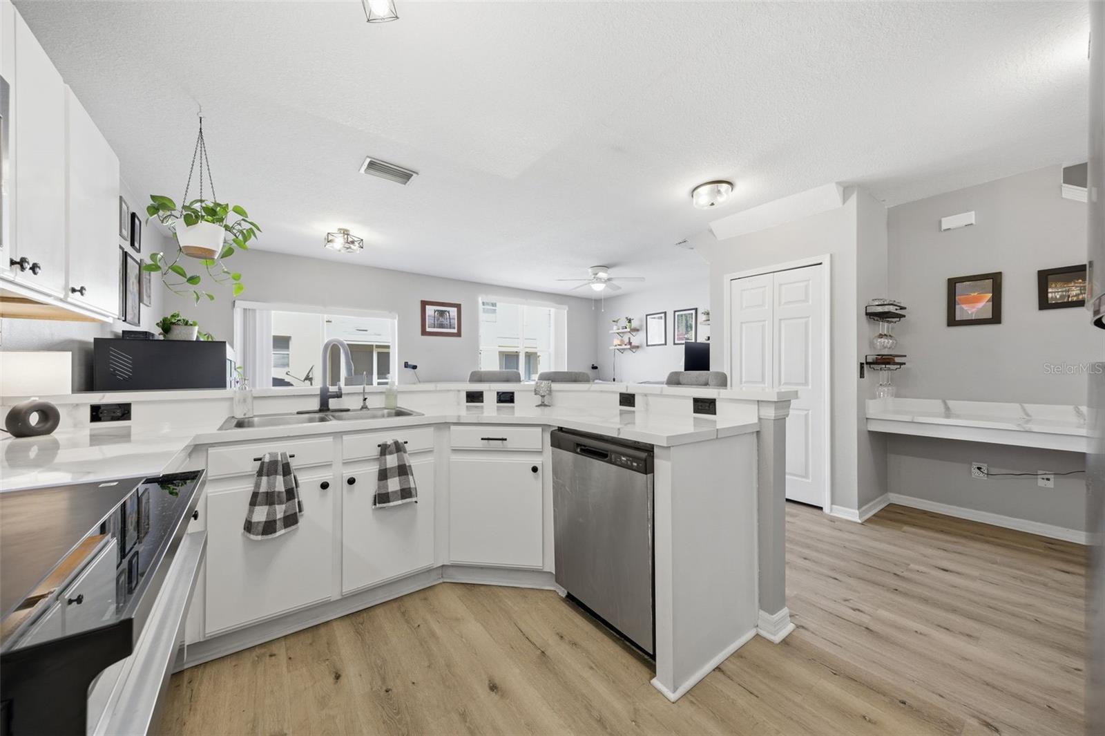 9769 CARLSDALE DR, RIVERVIEW, FL, 33578