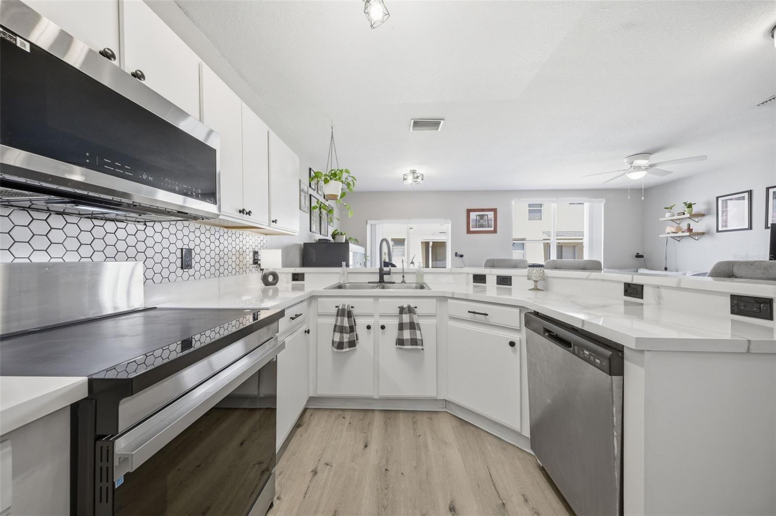 9769 CARLSDALE DR, RIVERVIEW, FL, 33578